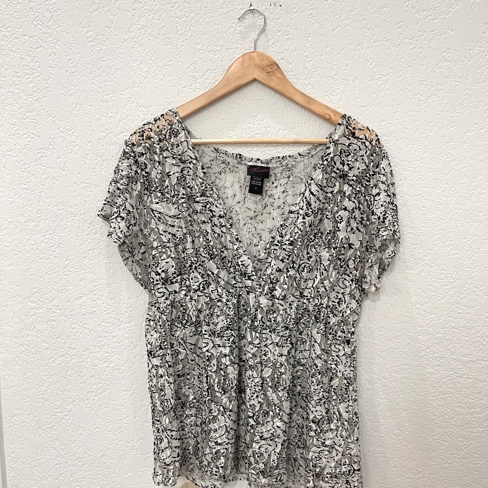 Torrid Black and White Mesh Babydoll Top Size 2